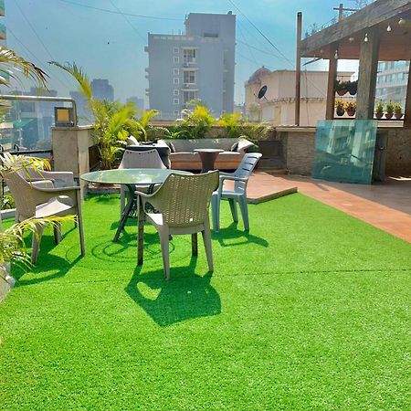 Appartamento Bandra'S Prime Luxurious 2 Bhk Bombay Esterno foto