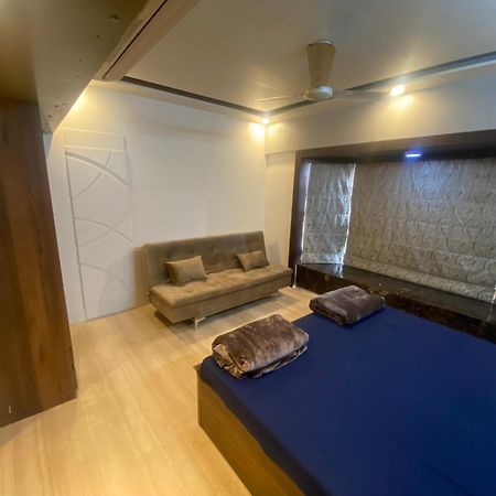 Appartamento Bandra'S Prime Luxurious 2 Bhk Bombay Esterno foto