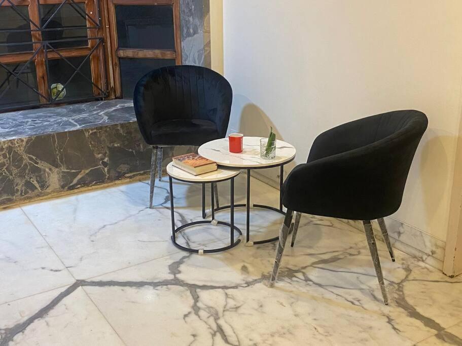 Appartamento Bandra'S Prime Luxurious 2 Bhk Bombay Esterno foto