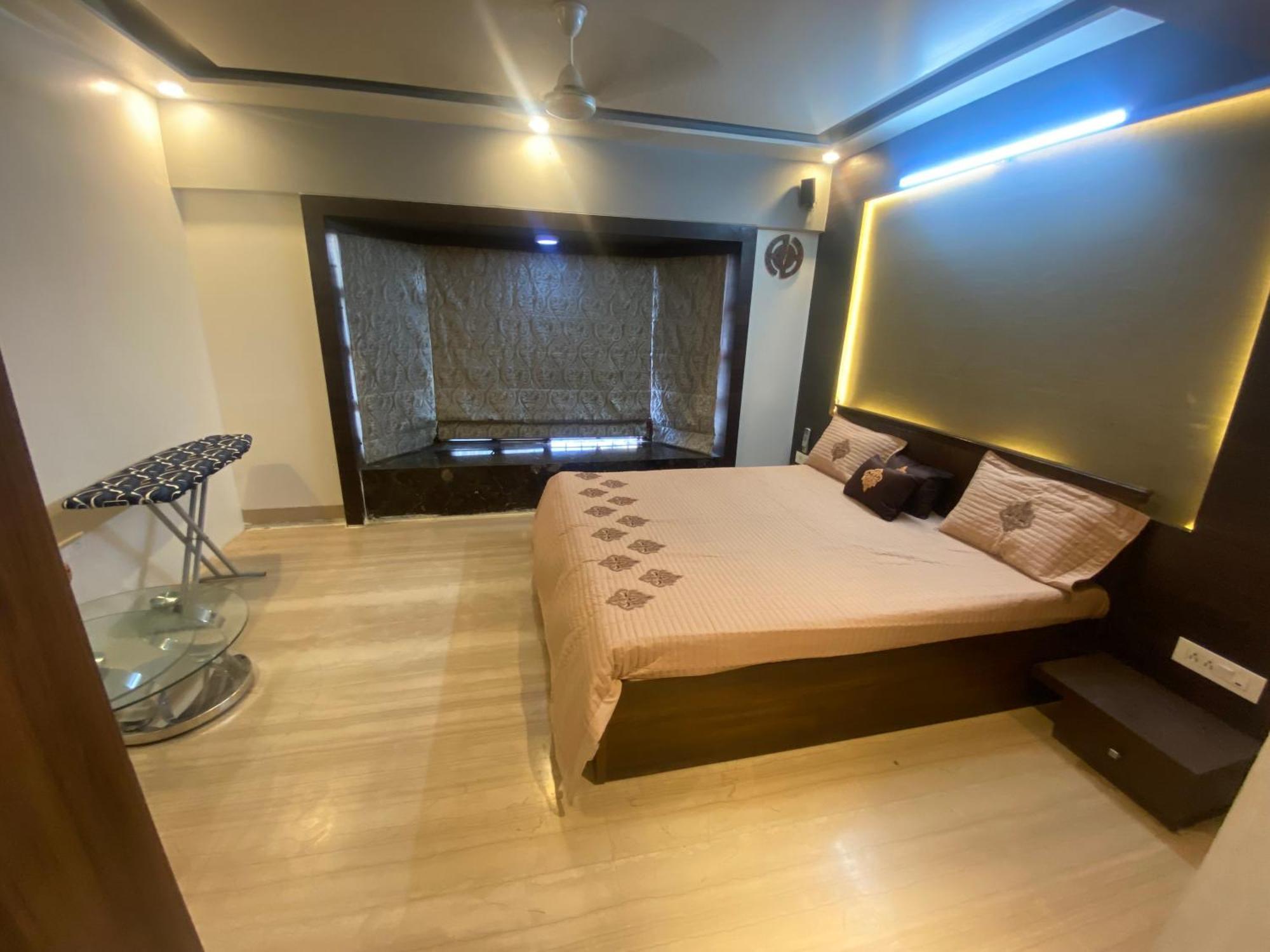 Appartamento Bandra'S Prime Luxurious 2 Bhk Bombay Esterno foto