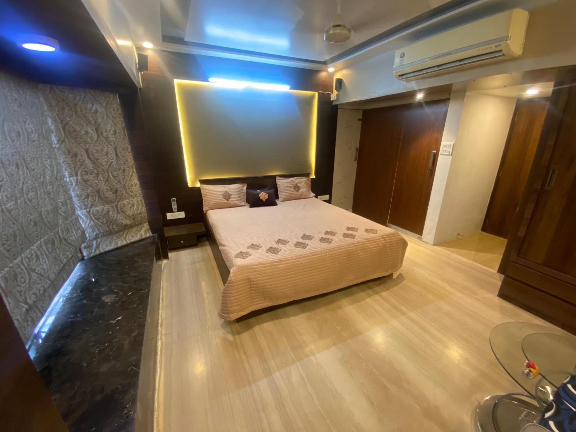 Appartamento Bandra'S Prime Luxurious 2 Bhk Bombay Esterno foto